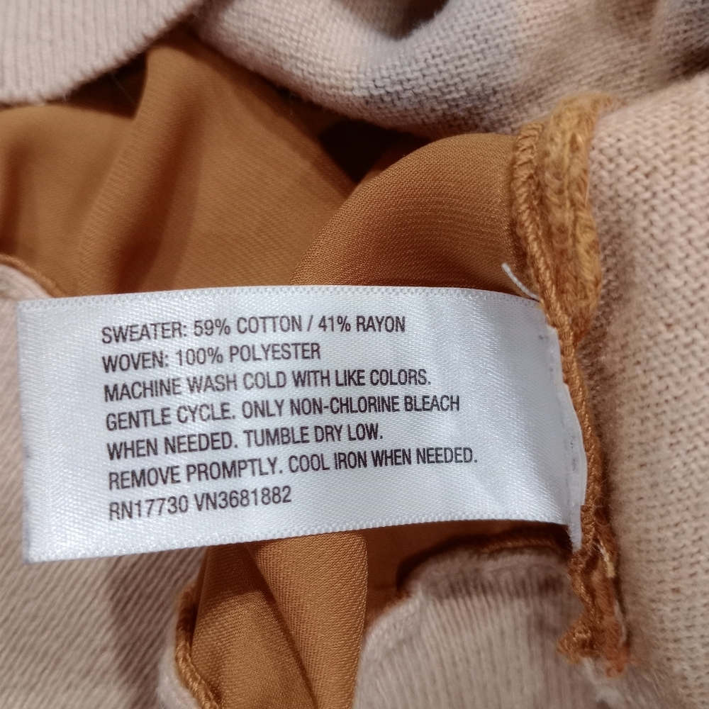 Stylish Women's Sweater with Blue and Tan Pattern - Picture 9 of 10